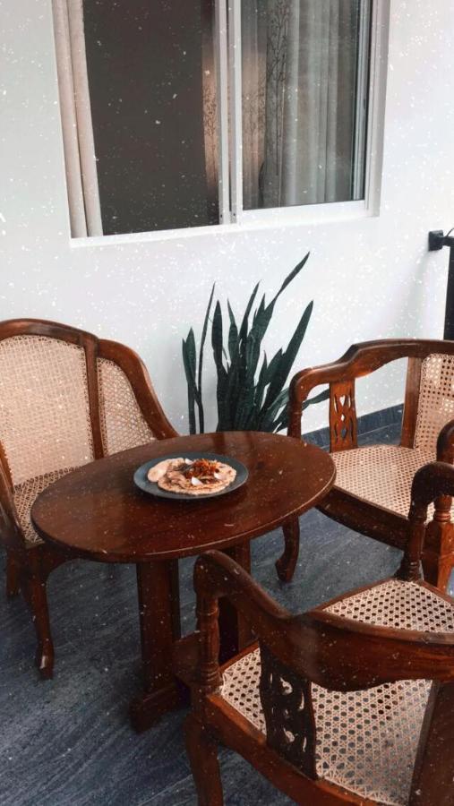 Sanctuary Cove Guest House 폴로나루와 외부 사진
