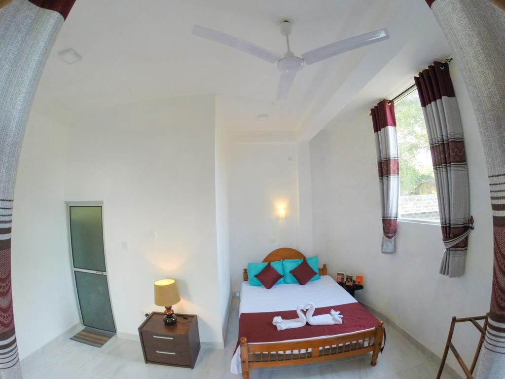 Sanctuary Cove Guest House 폴로나루와 객실 사진