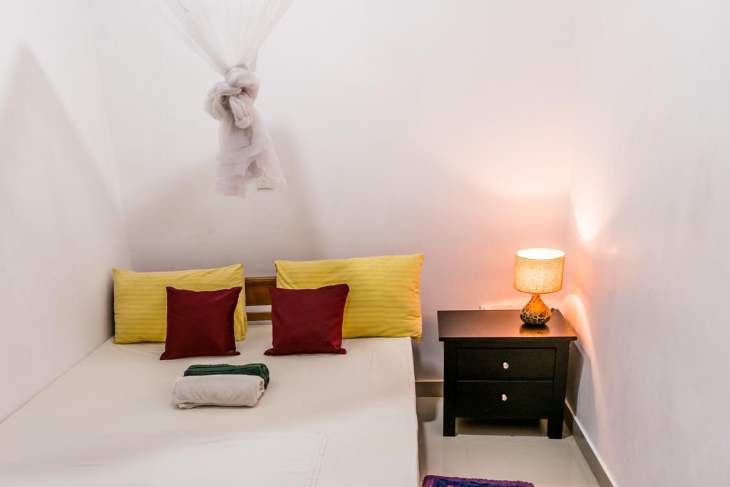 Sanctuary Cove Guest House 폴로나루와 외부 사진