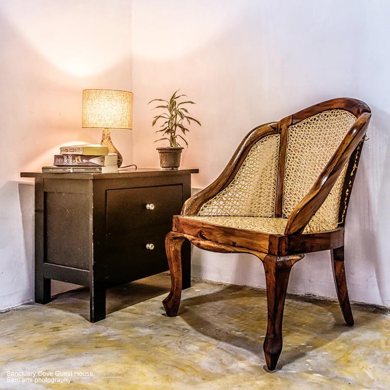 Sanctuary Cove Guest House 폴로나루와 외부 사진