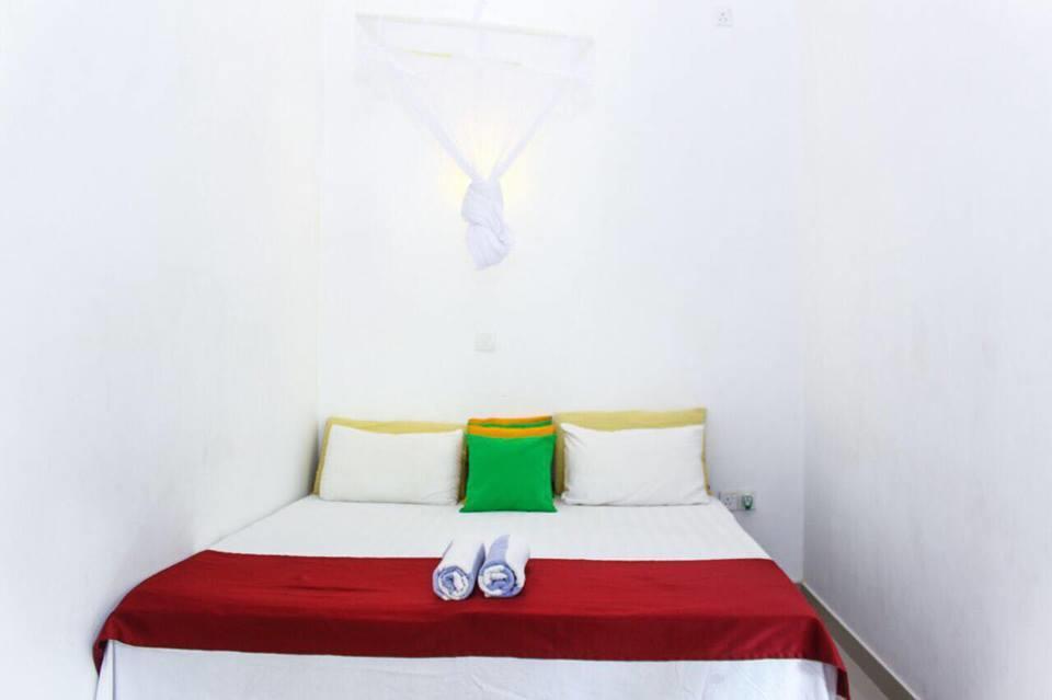 Sanctuary Cove Guest House 폴로나루와 외부 사진
